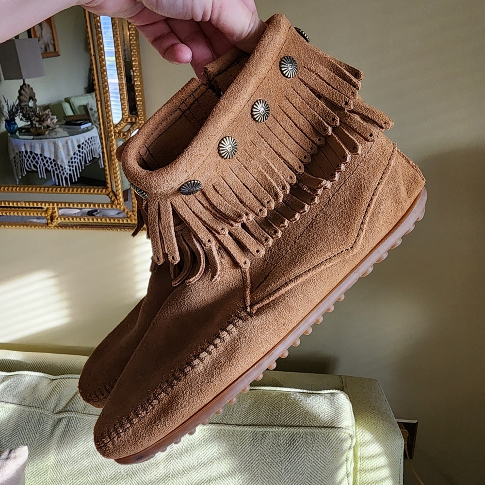 Minnetonka Double Fringe Side Zip Boot Size 8 Gre… - image 1